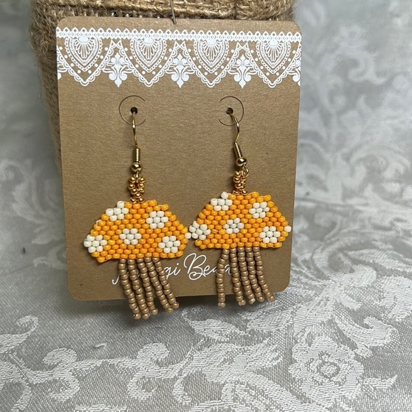NEW Handmade Mushroom Boho Beaded Earrings - Picture 1 of 3